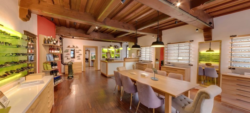 Die Optikerin - VICO.Tours