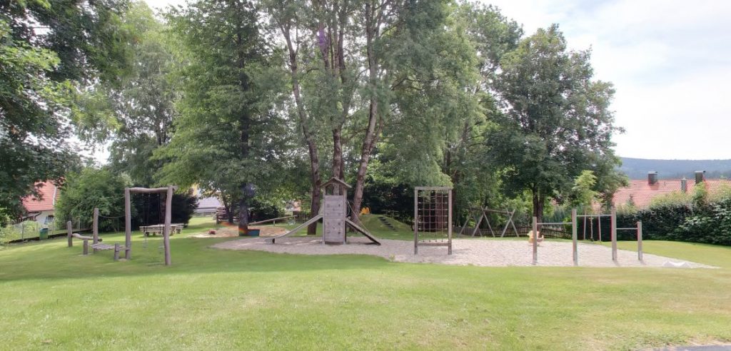 Groß-Spielplatz - VICO.Tours