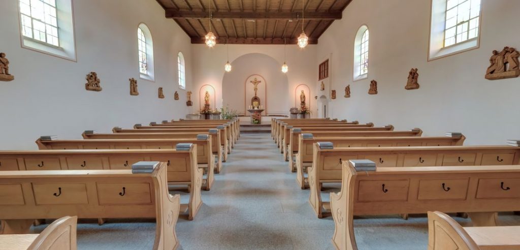 Kirche Sankt Leonhard - VICO.Tours