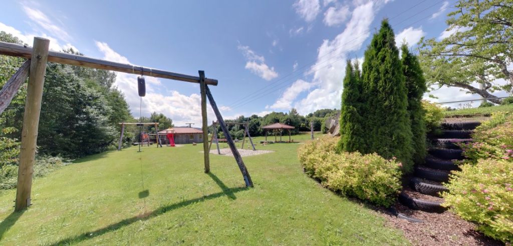 Spielplatz Allhartsmais - VICO.Tours