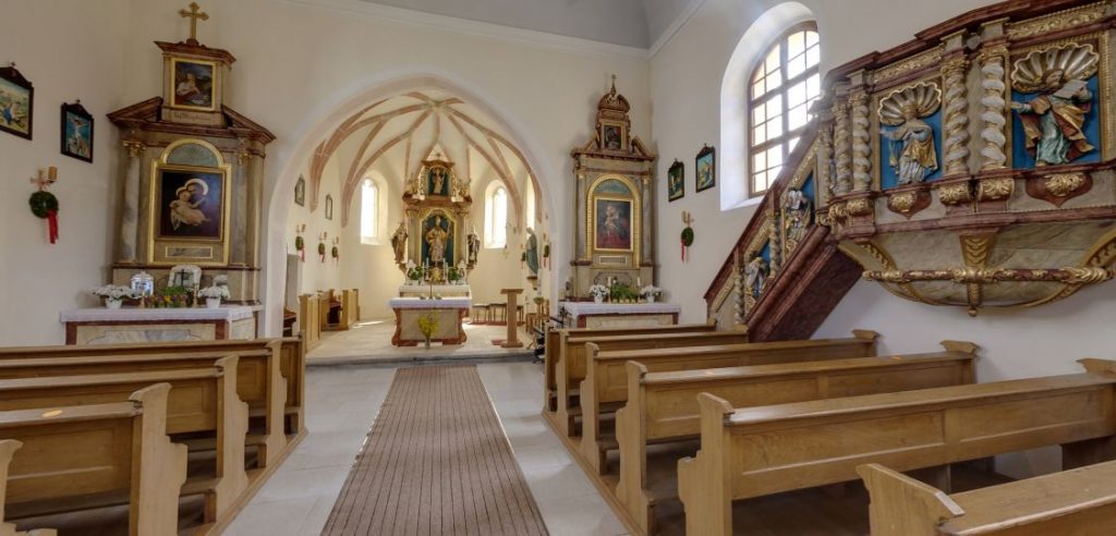 *St. Nikolaus Kirche | Kirchberg* - VICO.Tours