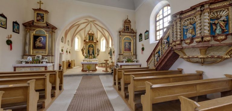 *St. Nikolaus Kirche | Kirchberg* - VICO.Tours